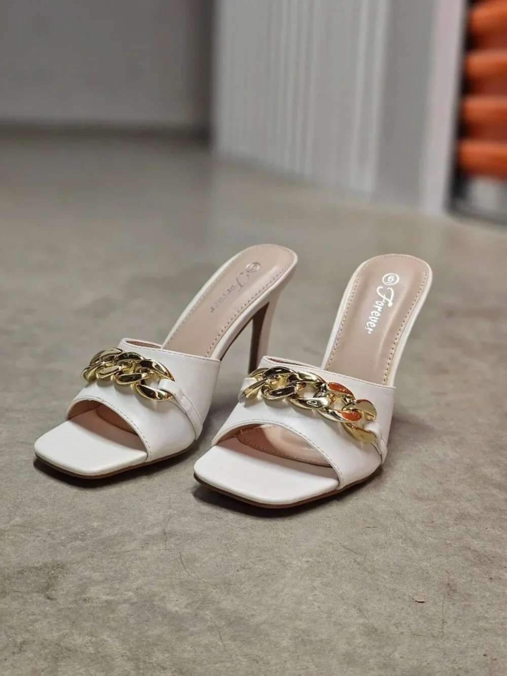 White High-Heel Mules With Gold Chain Accent - Forever Brand - Chic Open-Toe Des
